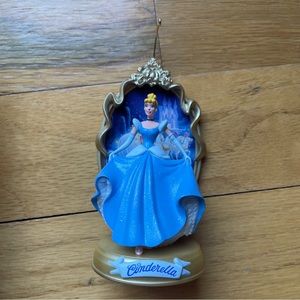 Hallmark Disney Princess Cinderella Enchanted Memories Ornament 1997 Vintage